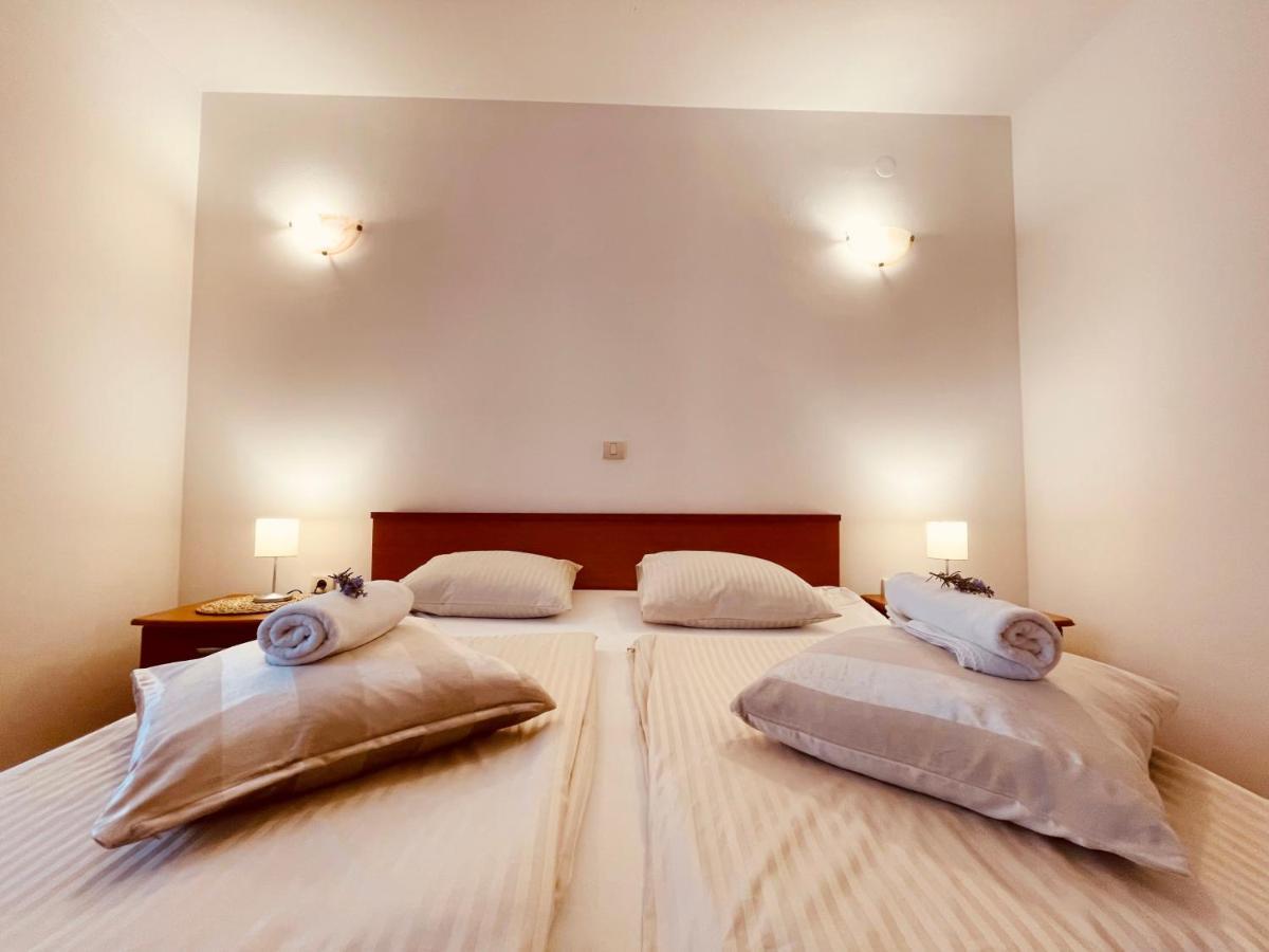 Apartments Stina Seget Vranjica Ngoại thất bức ảnh